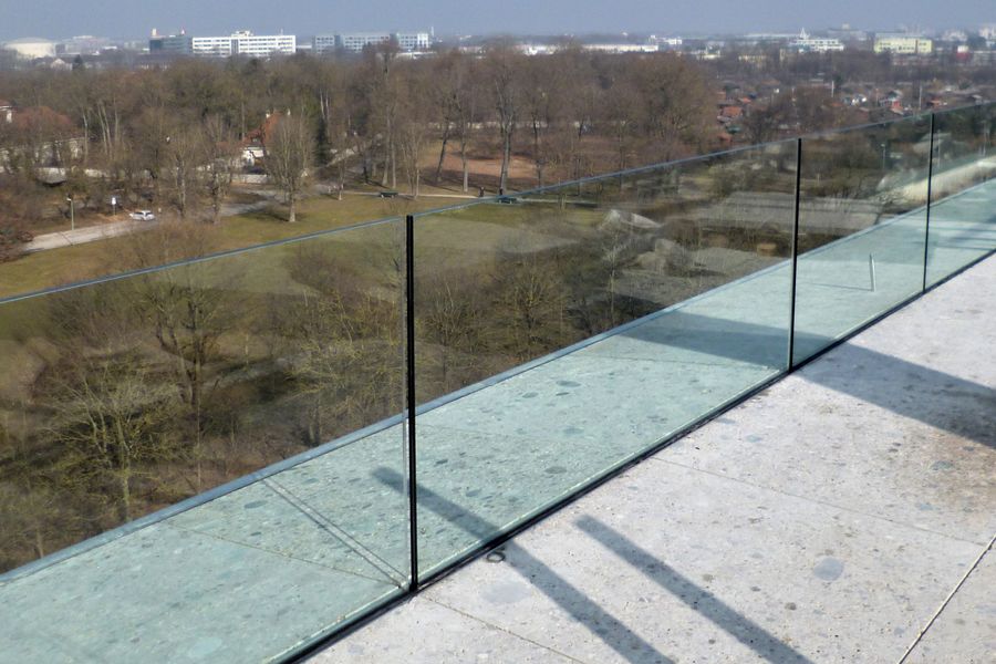 Ganzglasgelaender für Dachterrasse in Muenchen